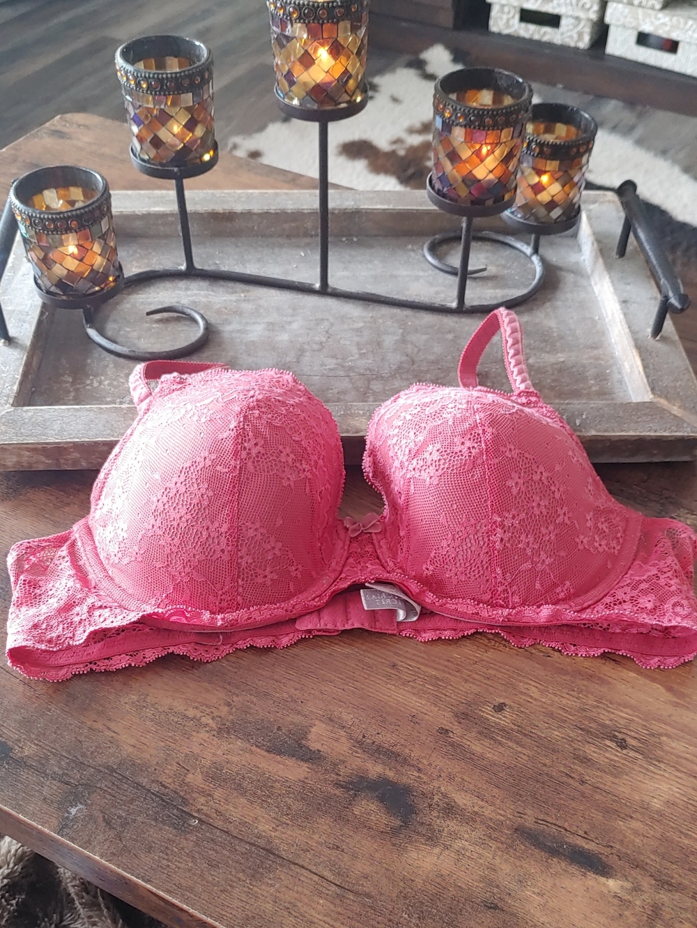 Like New Victoria's Secret 38C Coral Lace Sexy Lightly Padded Underwire bra